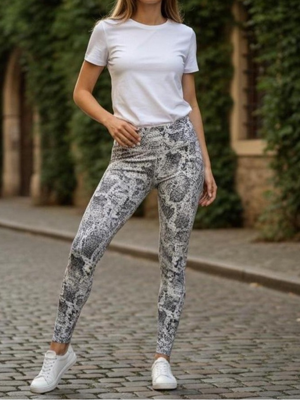 PINK victorias secret ultimate snakeskin leggings